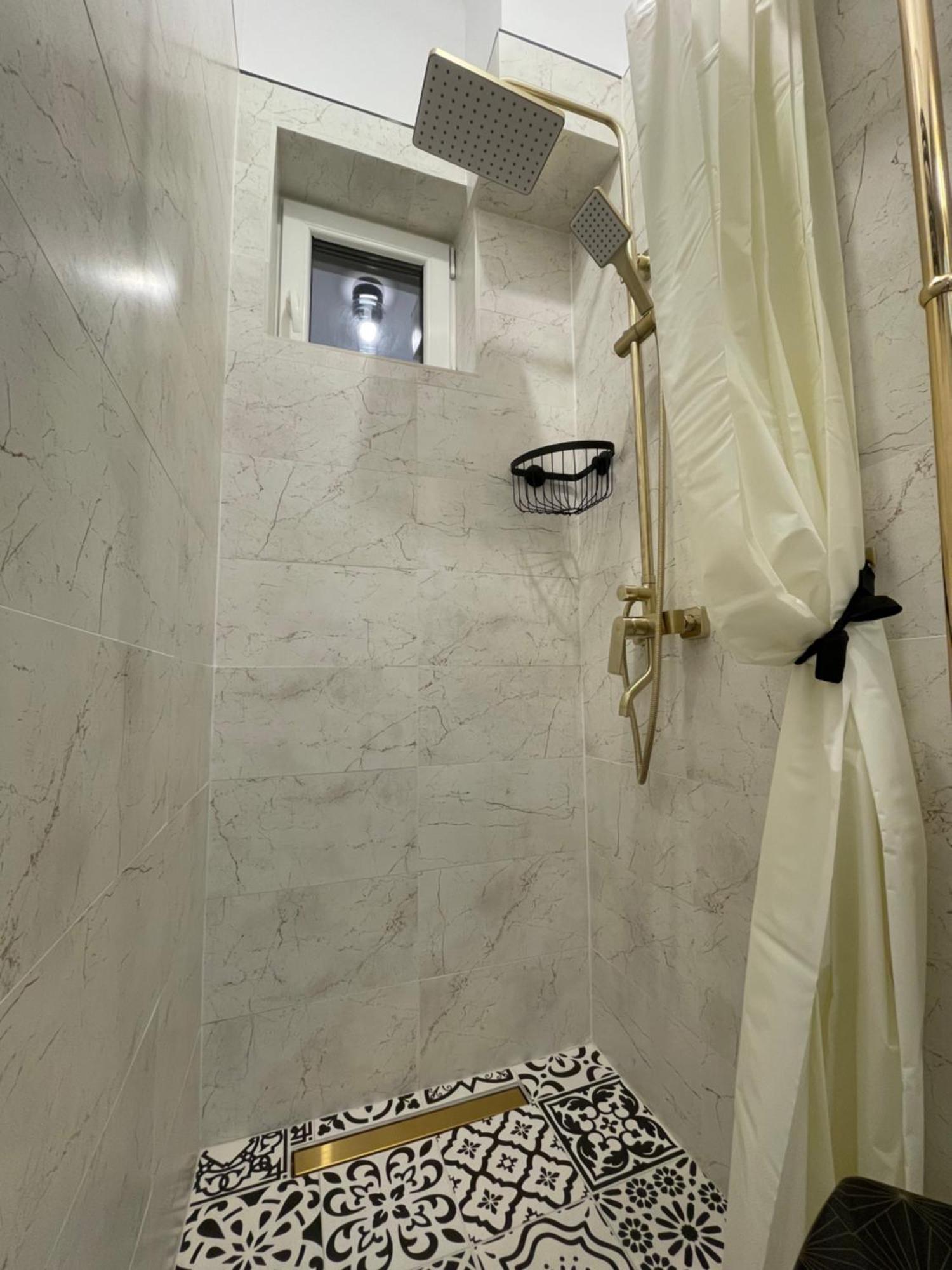Studio Alice Romana Square Apartment Bucureşti Ngoại thất bức ảnh