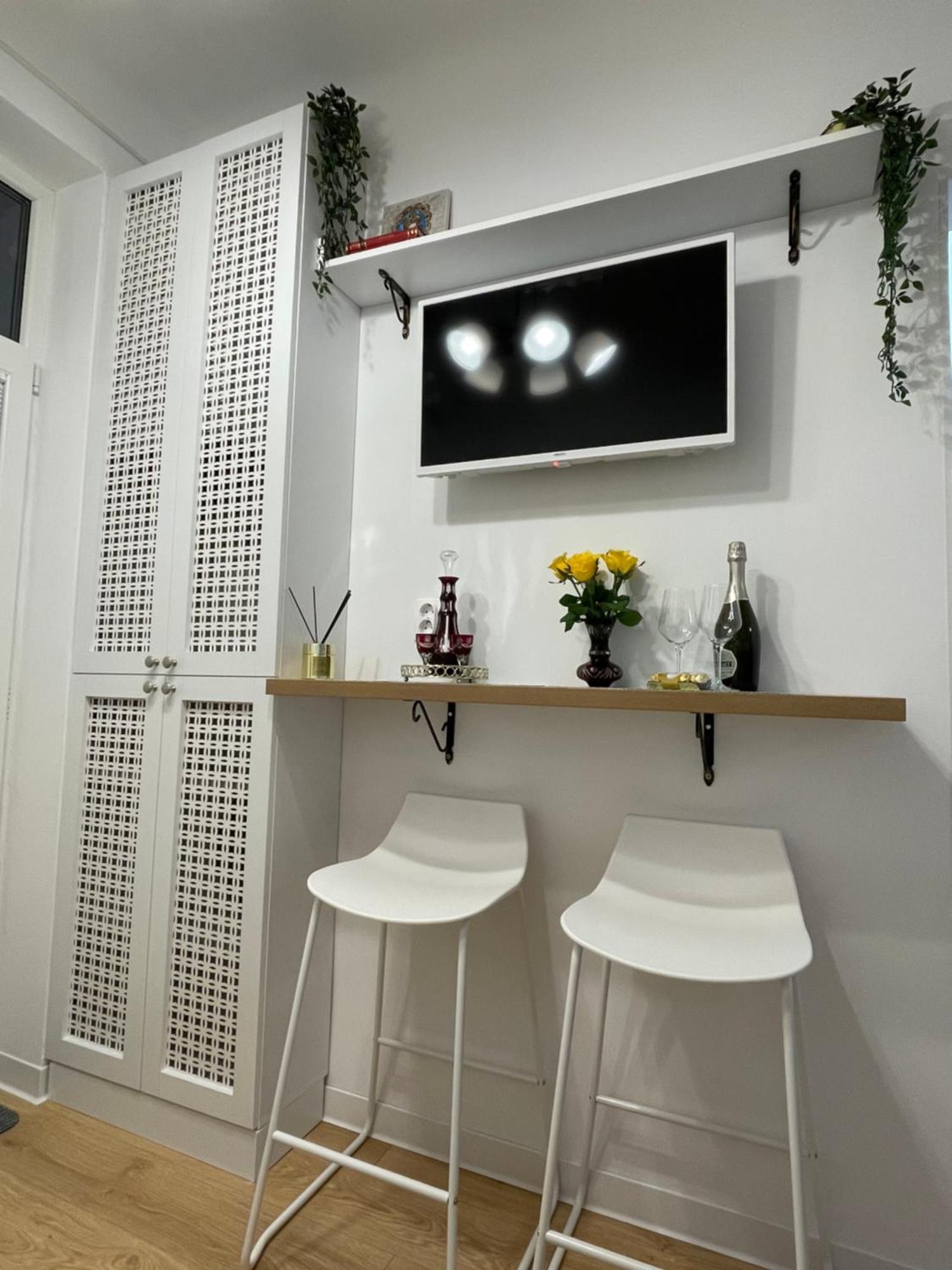 Studio Alice Romana Square Apartment Bucureşti Ngoại thất bức ảnh